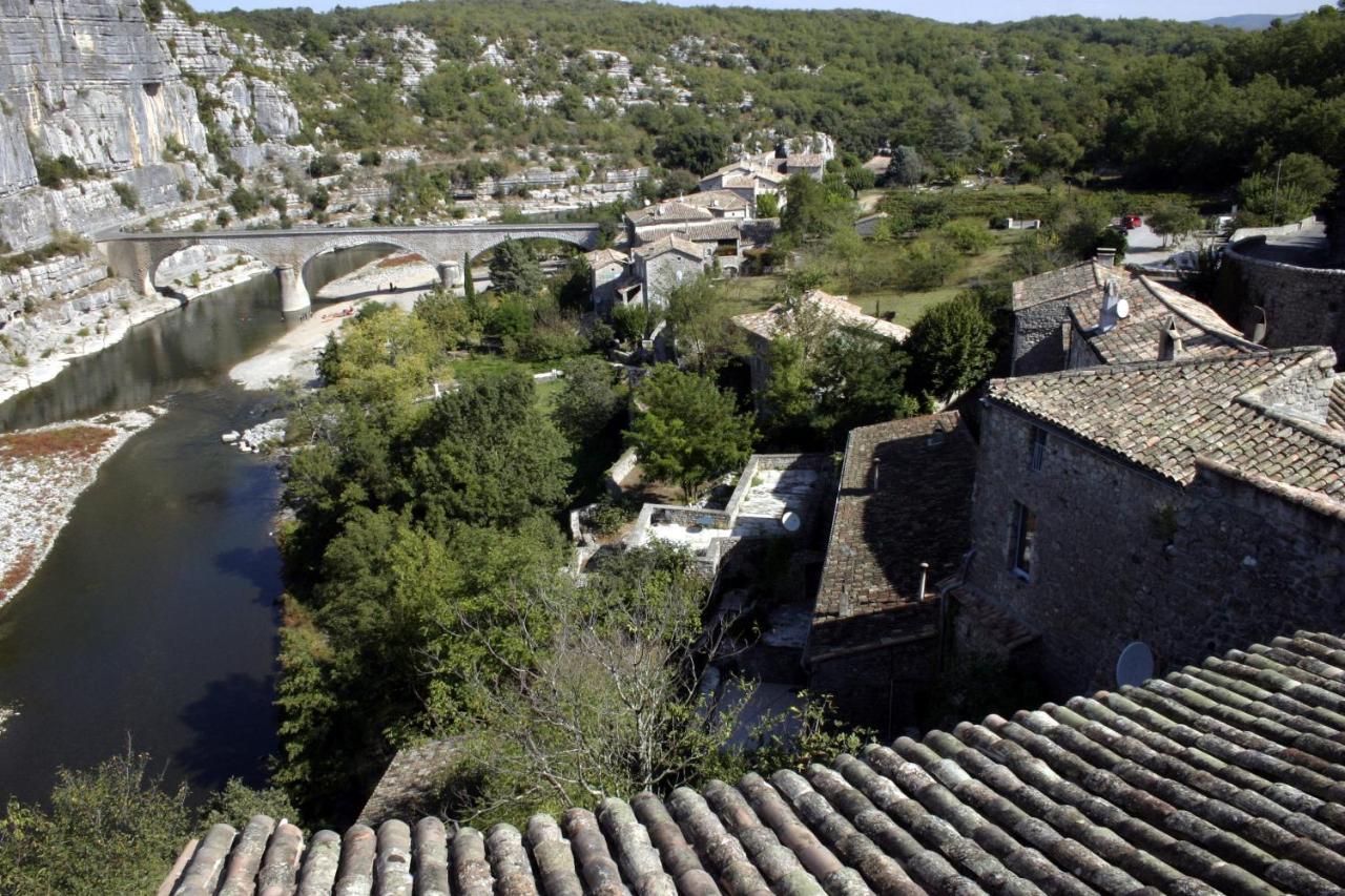 Gite Le Chamaju Labeaume Esterno foto